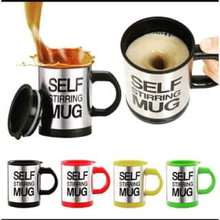 Taza revolvedora automática