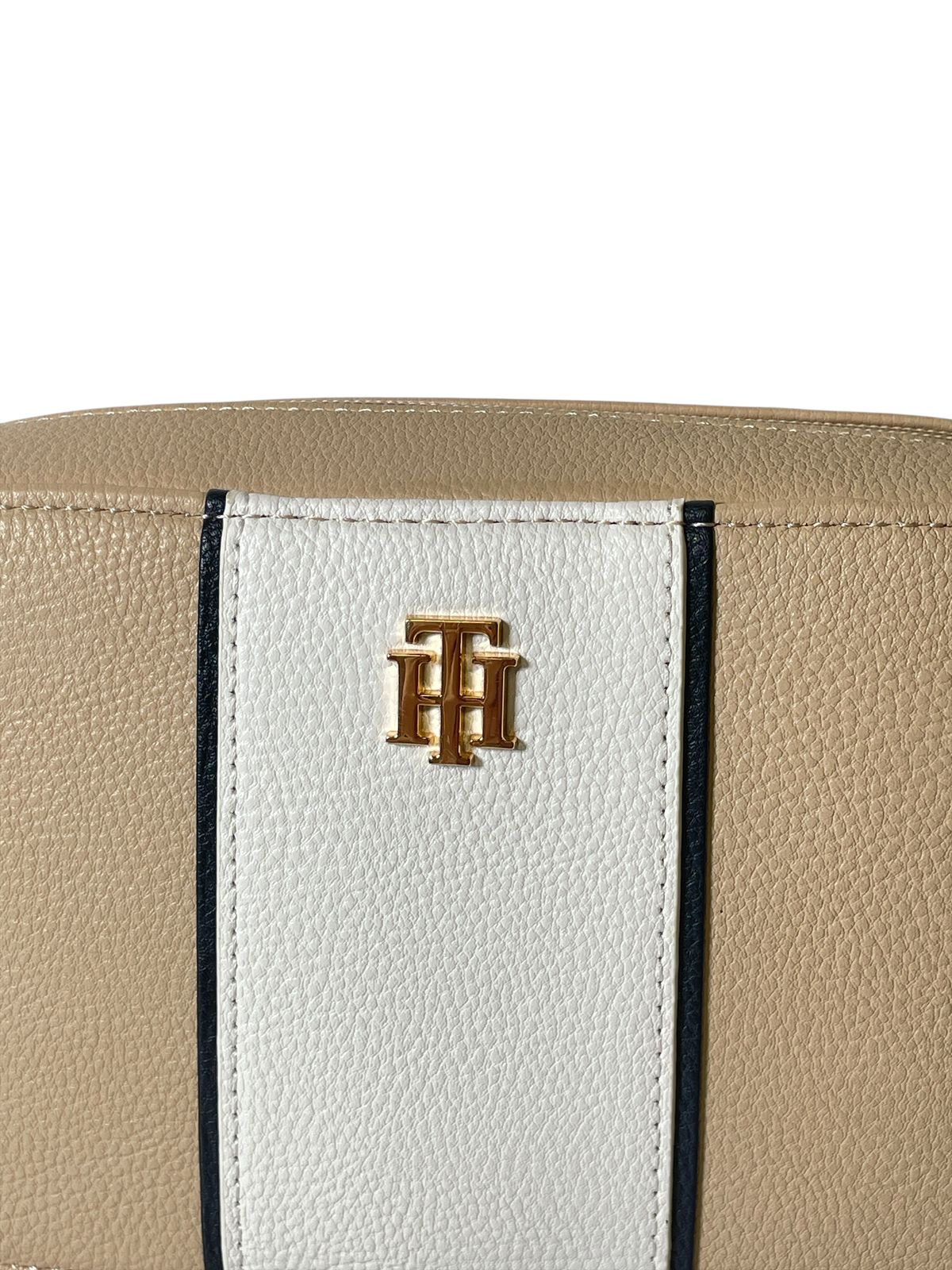 Bolsa Crossbody Tommy Hilfiger Camera Bag | Compacta, Chic y Versátil